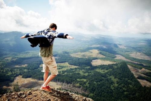 Tips Aman Terhindar Virus Corona Saat Traveling